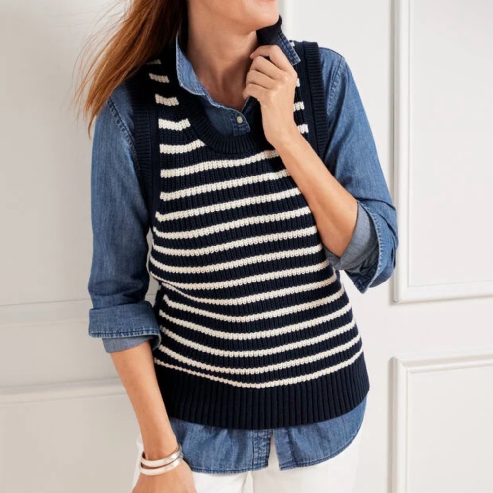 Banana Republic-cable-knit-vests-sleeveless-sweater